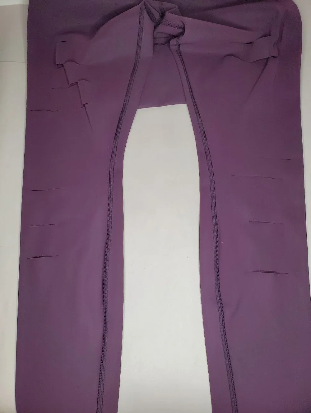 High Waist Ripped Warrior Leggings in Eggplant Size L